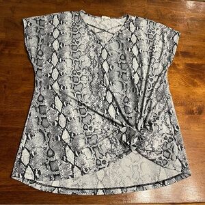 Be Stage knot front black white gray snakeskin top size XL